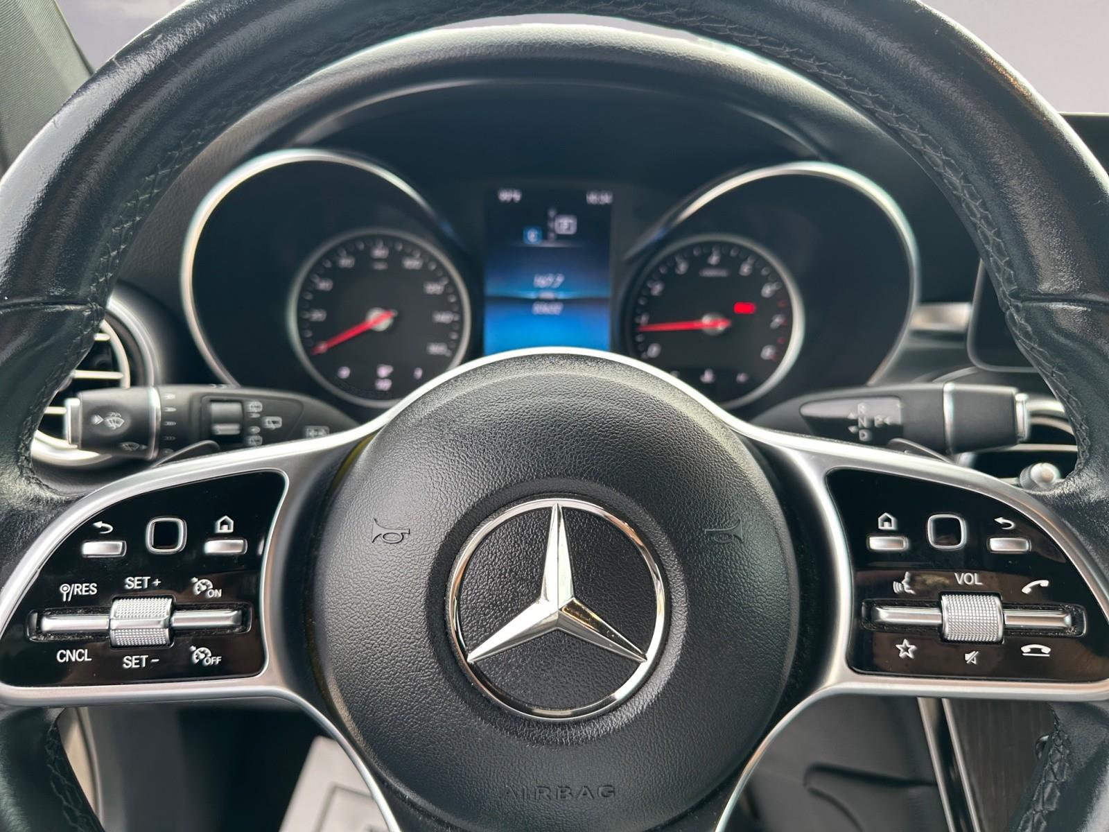 2022 Mercedes Benz GLC 300 photo 12
