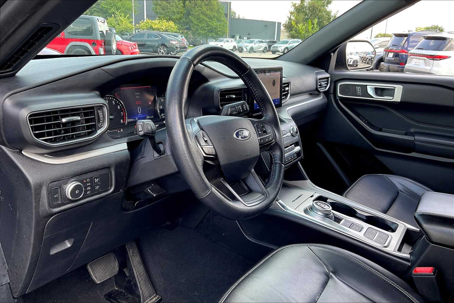 2020 Ford Explorer XLT photo 15