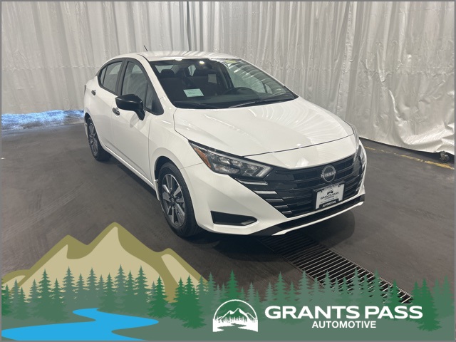 2025 Nissan Versa Sedan S's photo