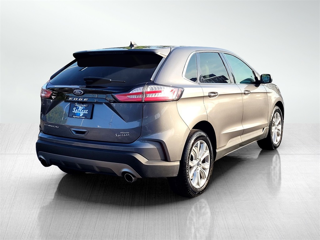 2022 Ford Edge Titanium photo 5