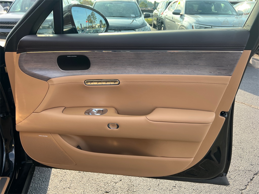 2025 Genesis G90 3.5T photo 14