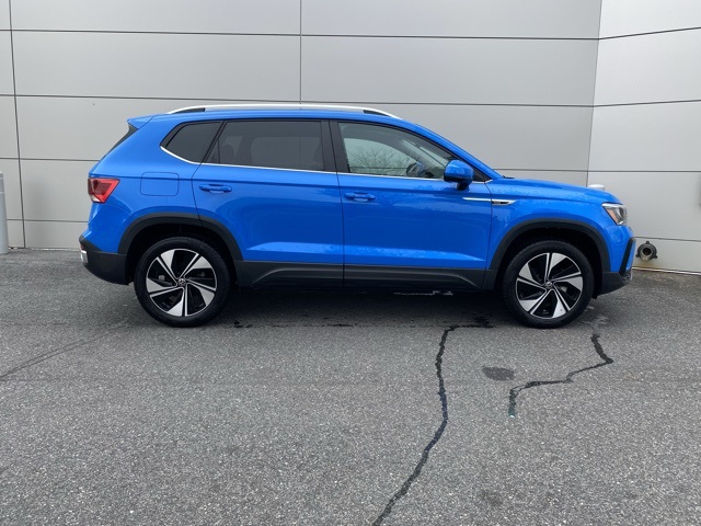 2024 Volkswagen Taos SE photo 4