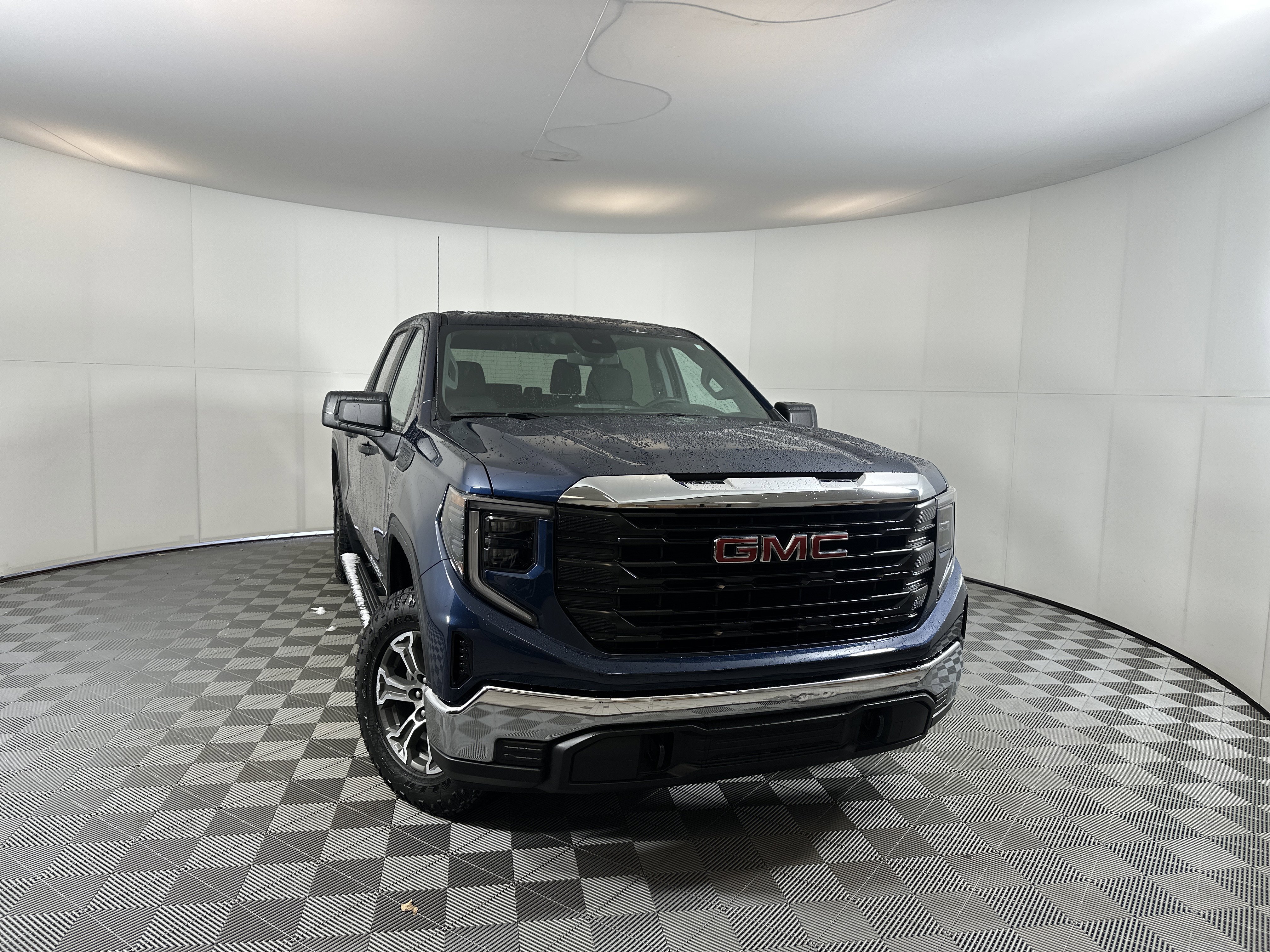 2023 GMC Sierra 1500 Pro's photo