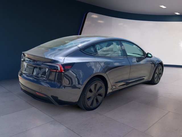 2024 Tesla Model 3 Long Range photo 4