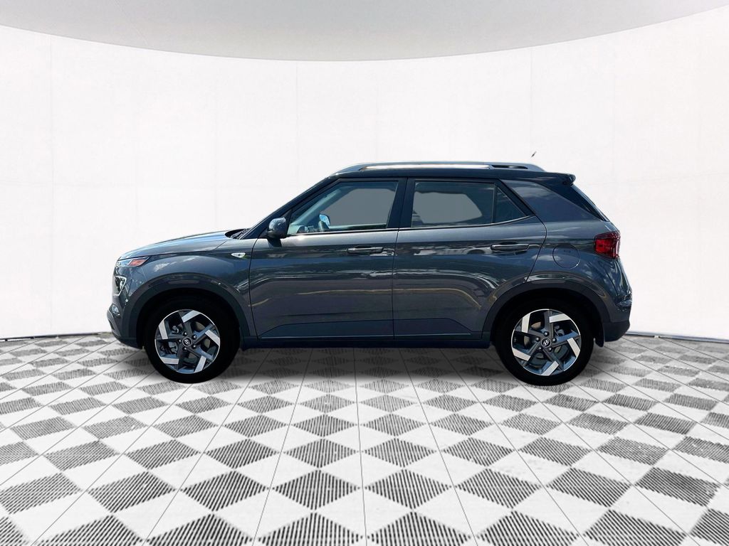 2025 Hyundai Venue Limited photo 3