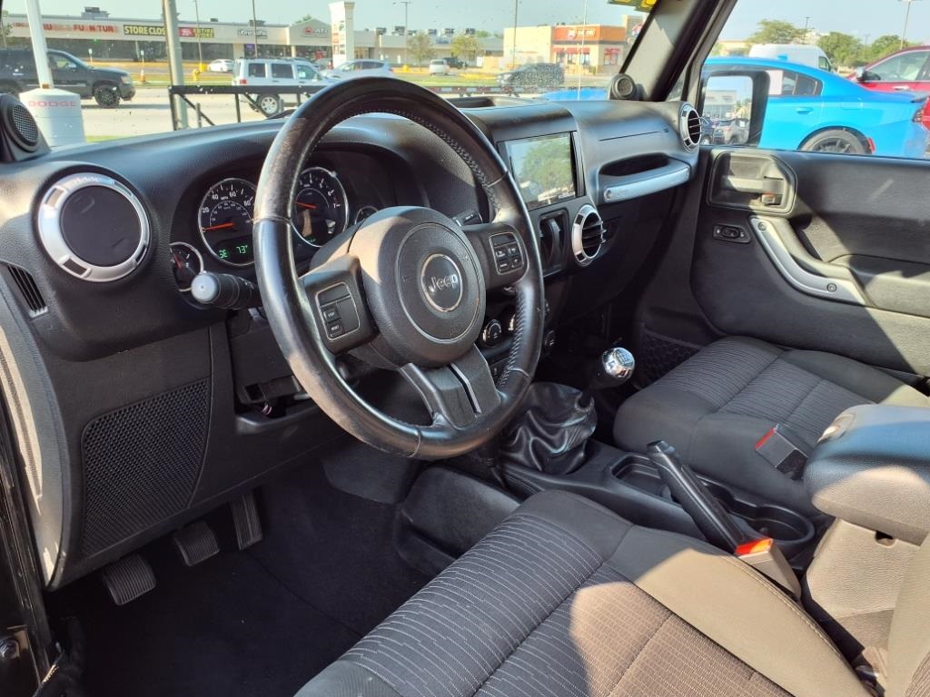 2012 Jeep Wrangler Sahara photo 8
