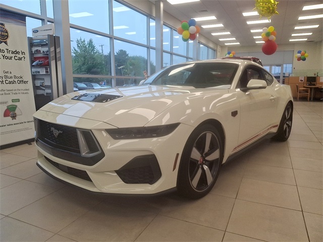 2025 Ford Mustang GT Premium photo 2