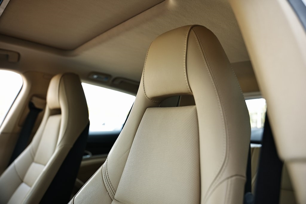 2015 Porsche Panamera Base photo 22