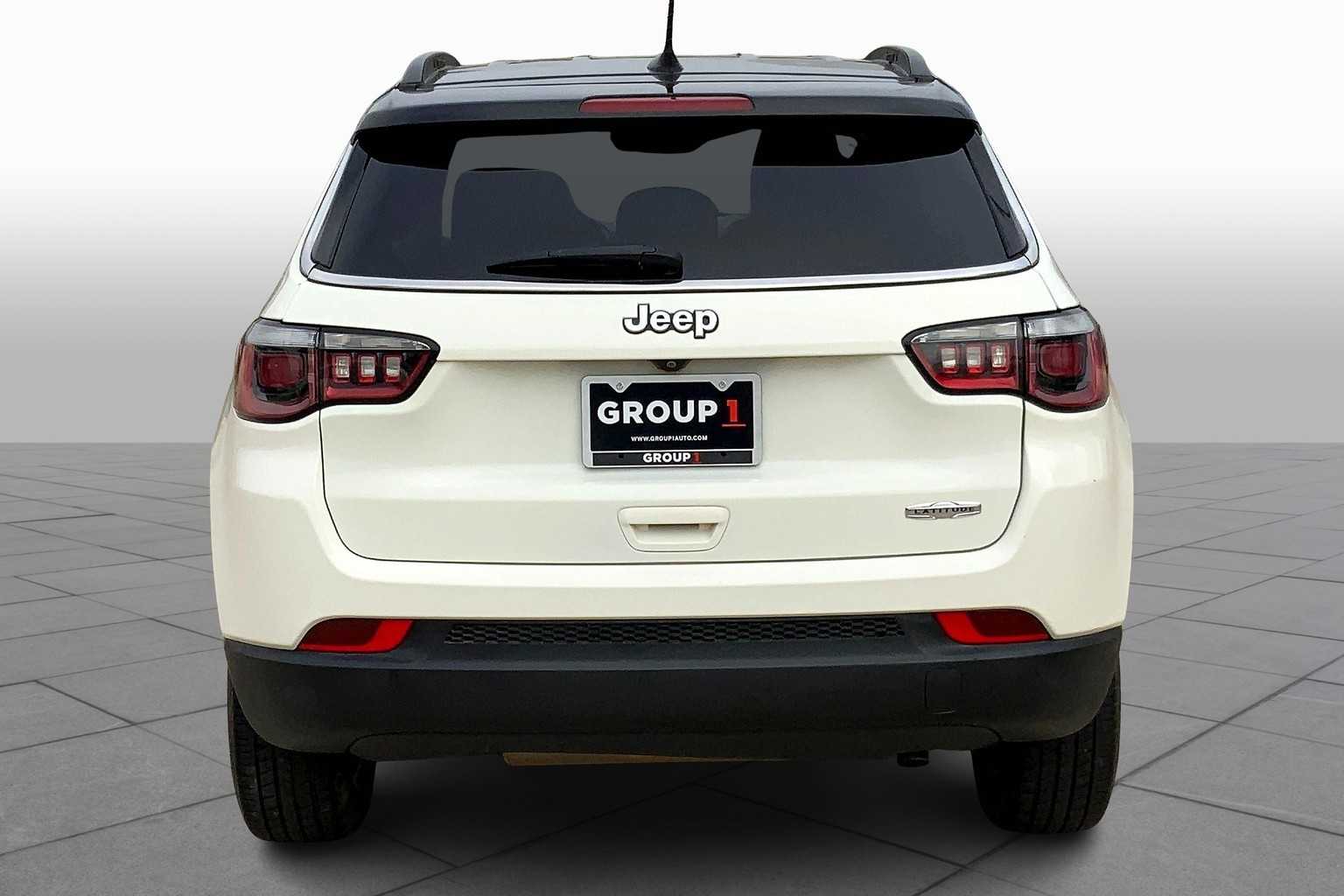 2018 Jeep Compass Latitude photo 3