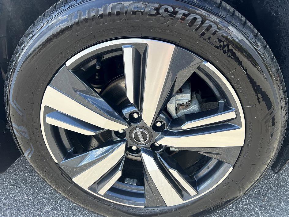2023 Nissan Rogue SL photo 12