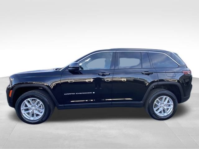 2025 Jeep Grand Cherokee Laredo Altitude photo 4