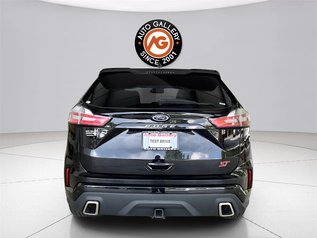 2023 Ford Edge ST photo 4