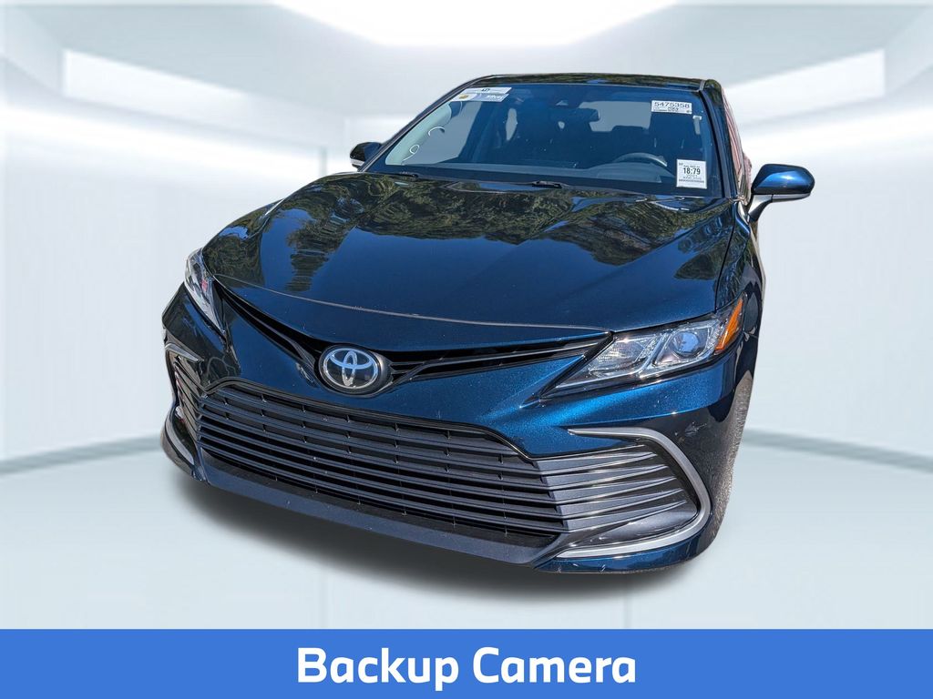 2021 Toyota Camry LE photo 2