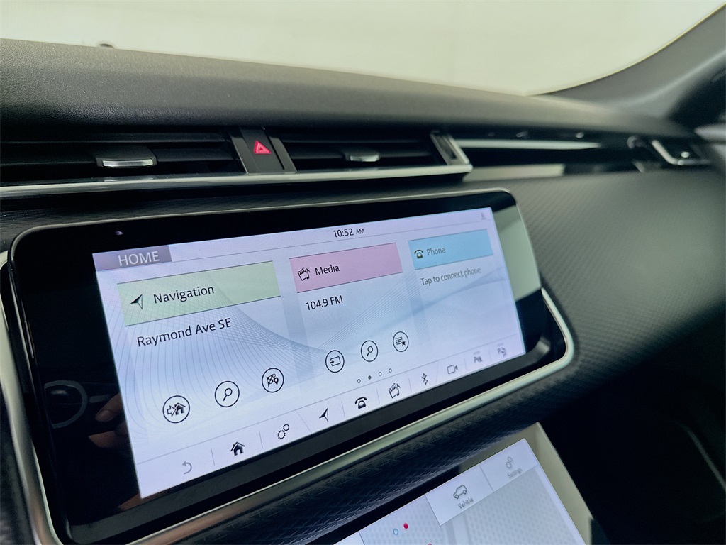 2019 Land Rover Range Rover Velar SE photo 16
