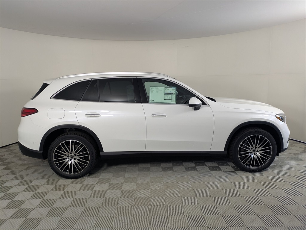 2026 Mercedes Benz GLC 300 photo 3