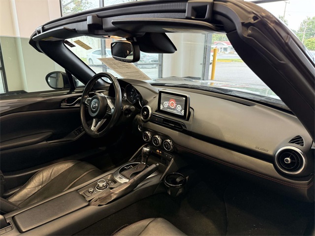 2017 Mazda MX-5 Miata RF Miata Grand Touring photo 3