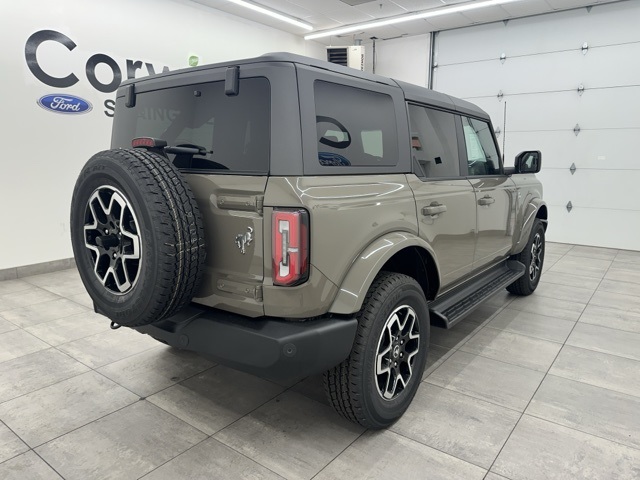 2025 Ford Bronco Outer Banks photo 3