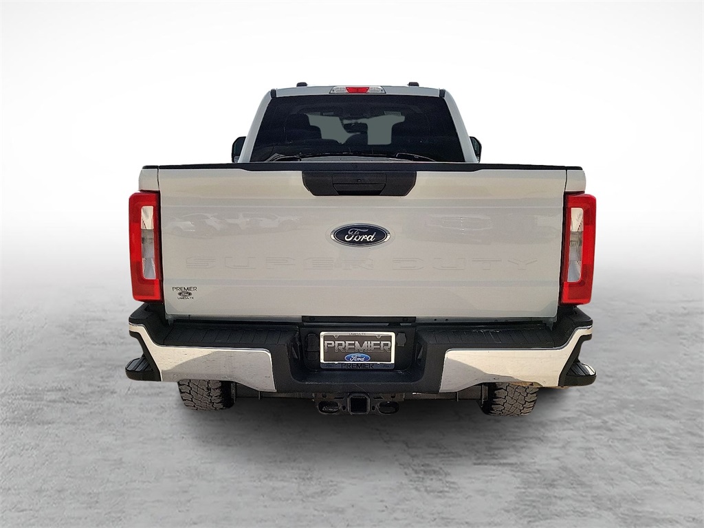 2023 Ford F-350 XLT photo 9