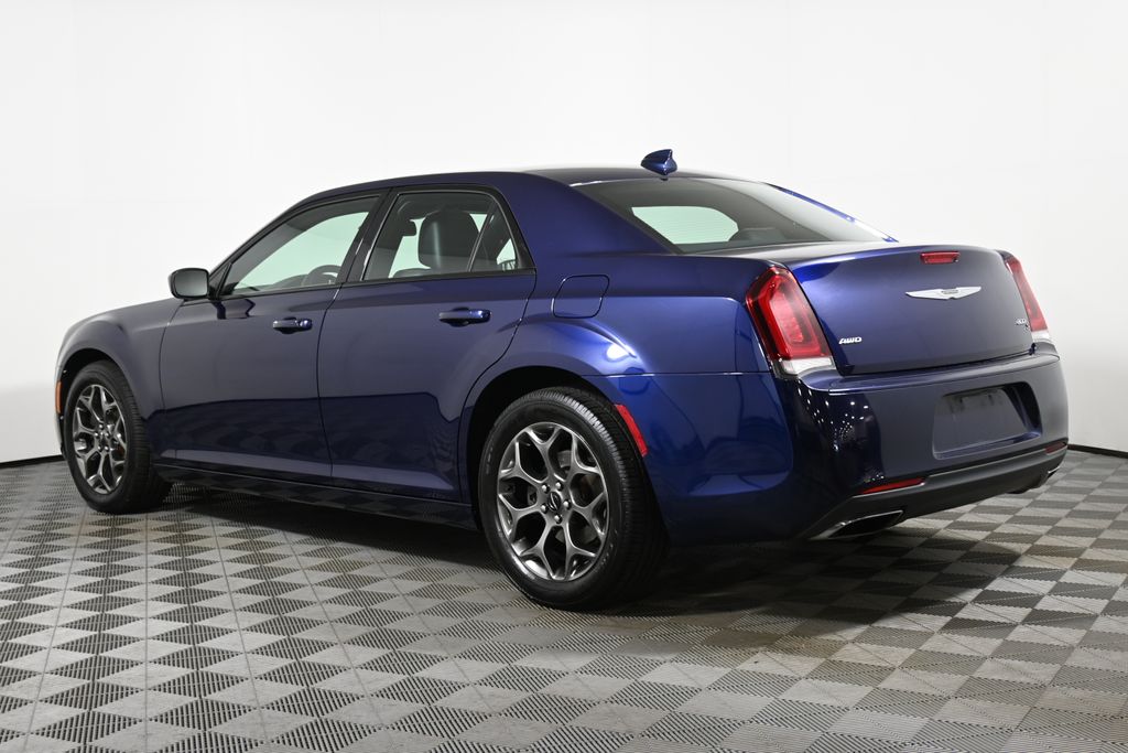 2017 Chrysler 300 S photo 5