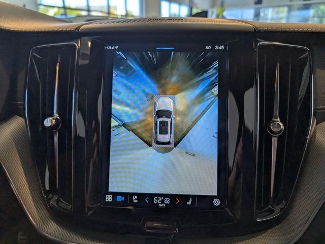 2022 Volvo XC60 R-Design photo 20