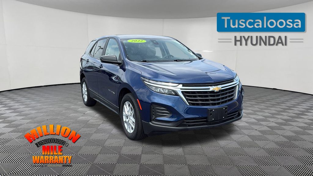 2022 Chevrolet Equinox LS's photo