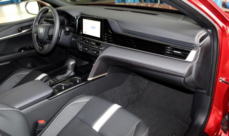 2025 Toyota Camry XLE photo 12