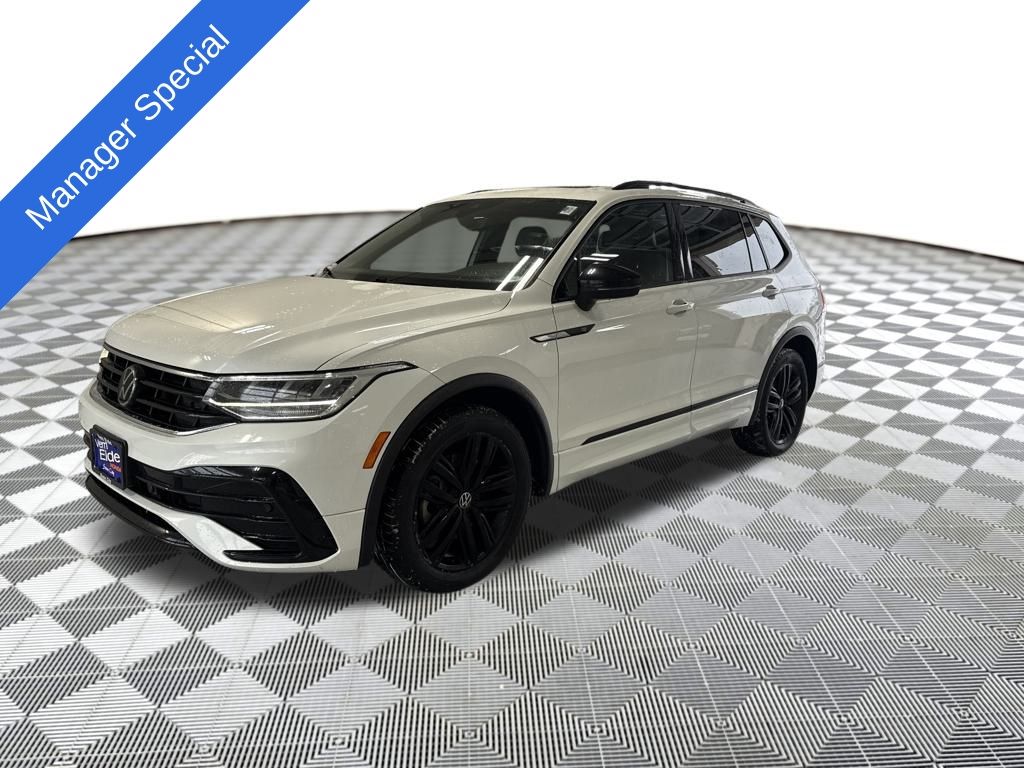 2022 Volkswagen Tiguan SE R-Line Black's photo