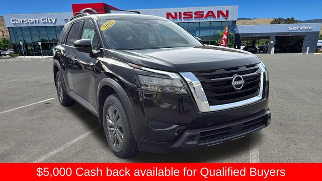 2025 Nissan Pathfinder SV's photo