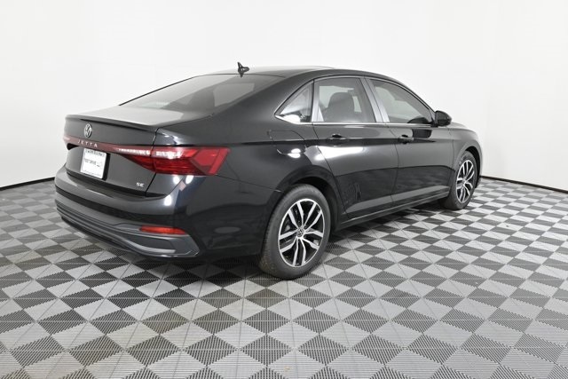 2025 Volkswagen Jetta 1.5T SE photo 4