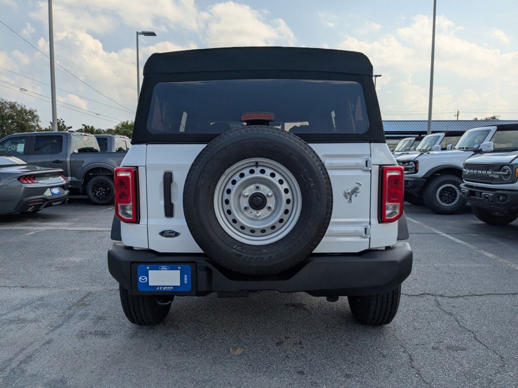 2025 Ford Bronco Base photo 4