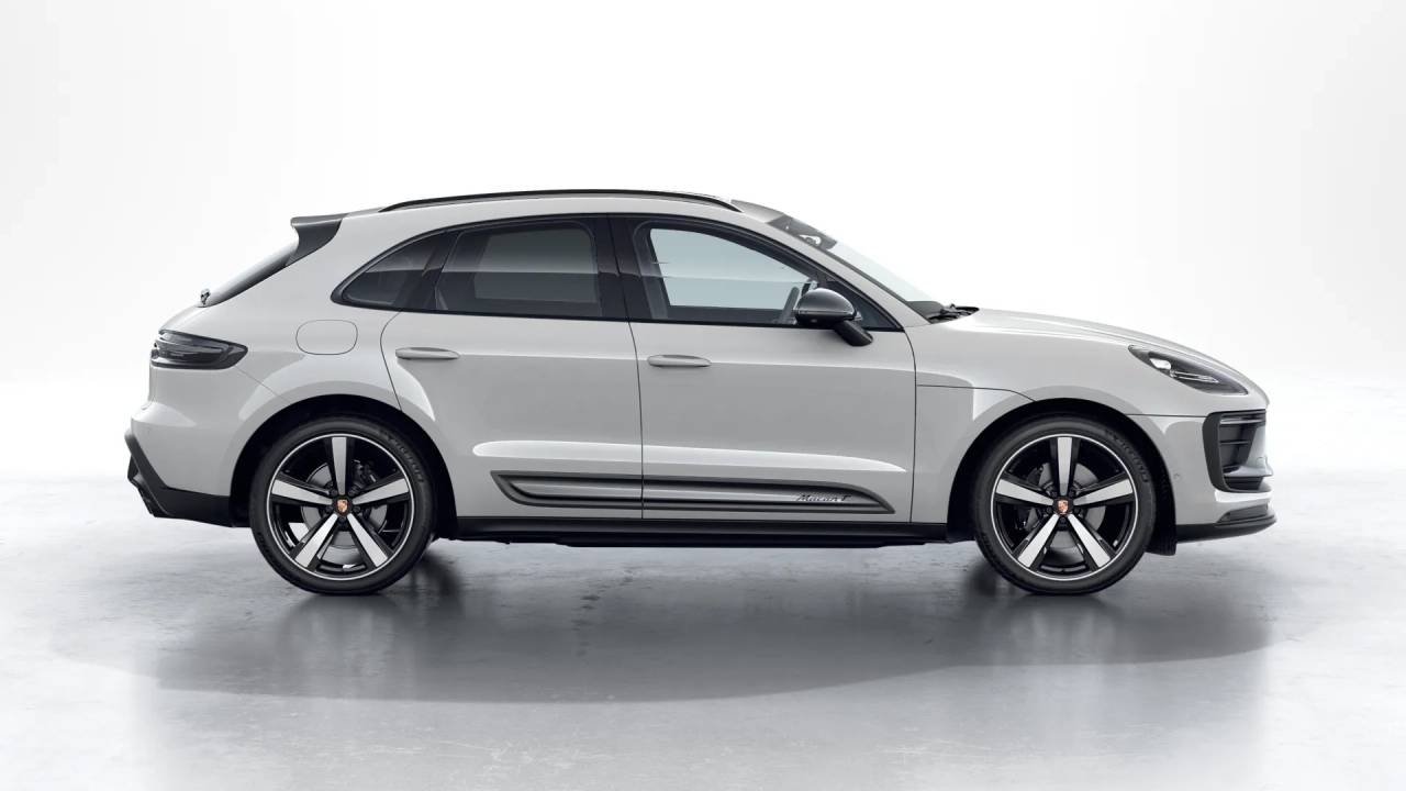 2026 Porsche Macan T photo 6