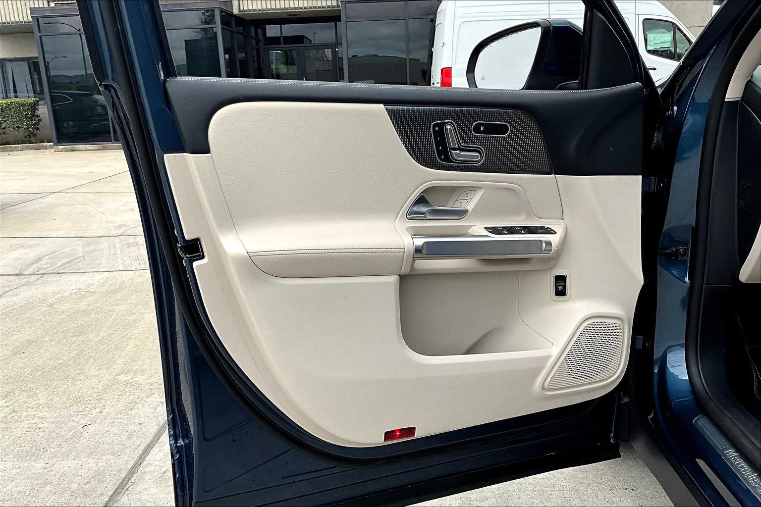 2023 Mercedes Benz GLB 250 photo 20