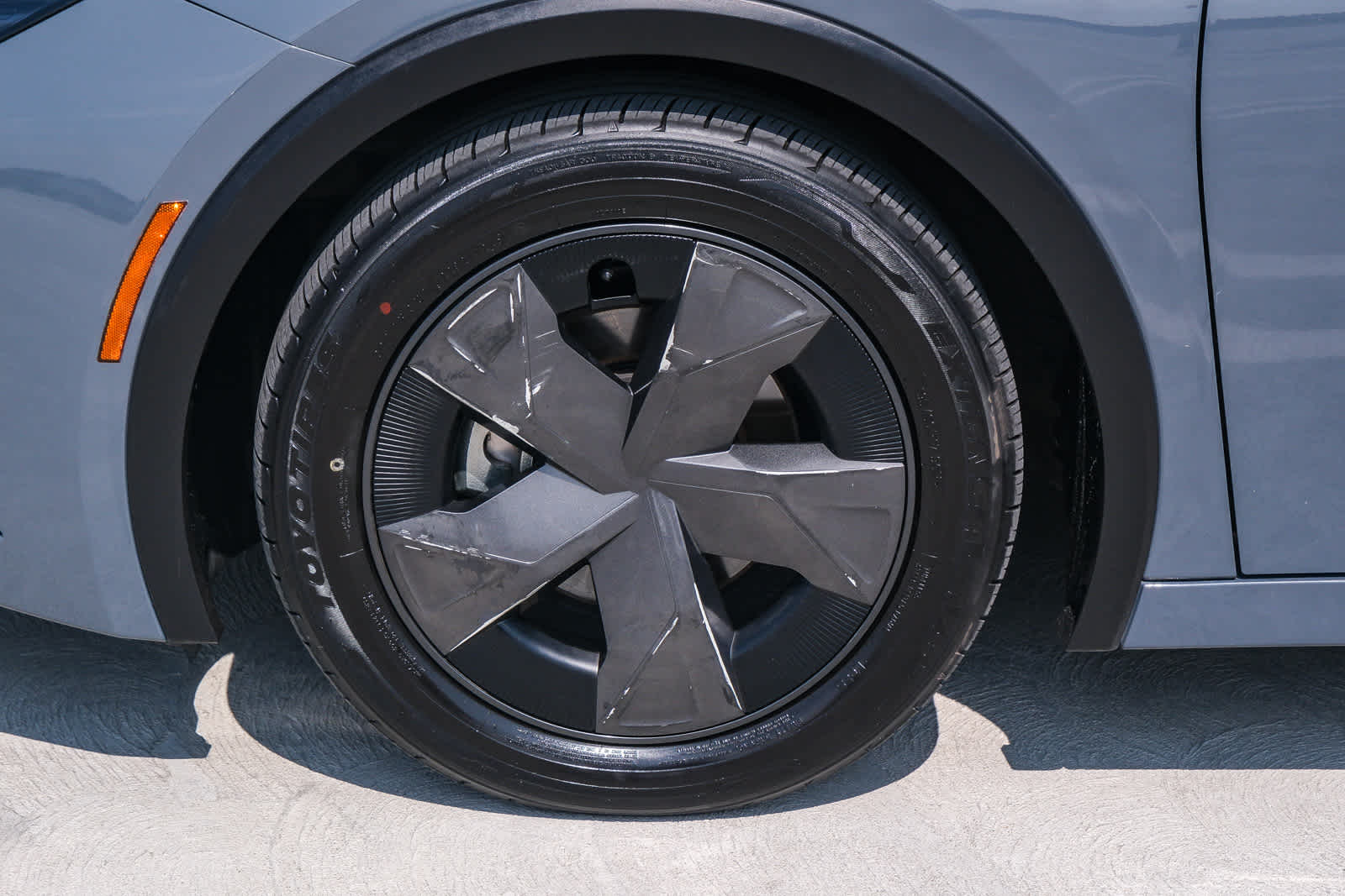 2023 Toyota Prius LE photo 10