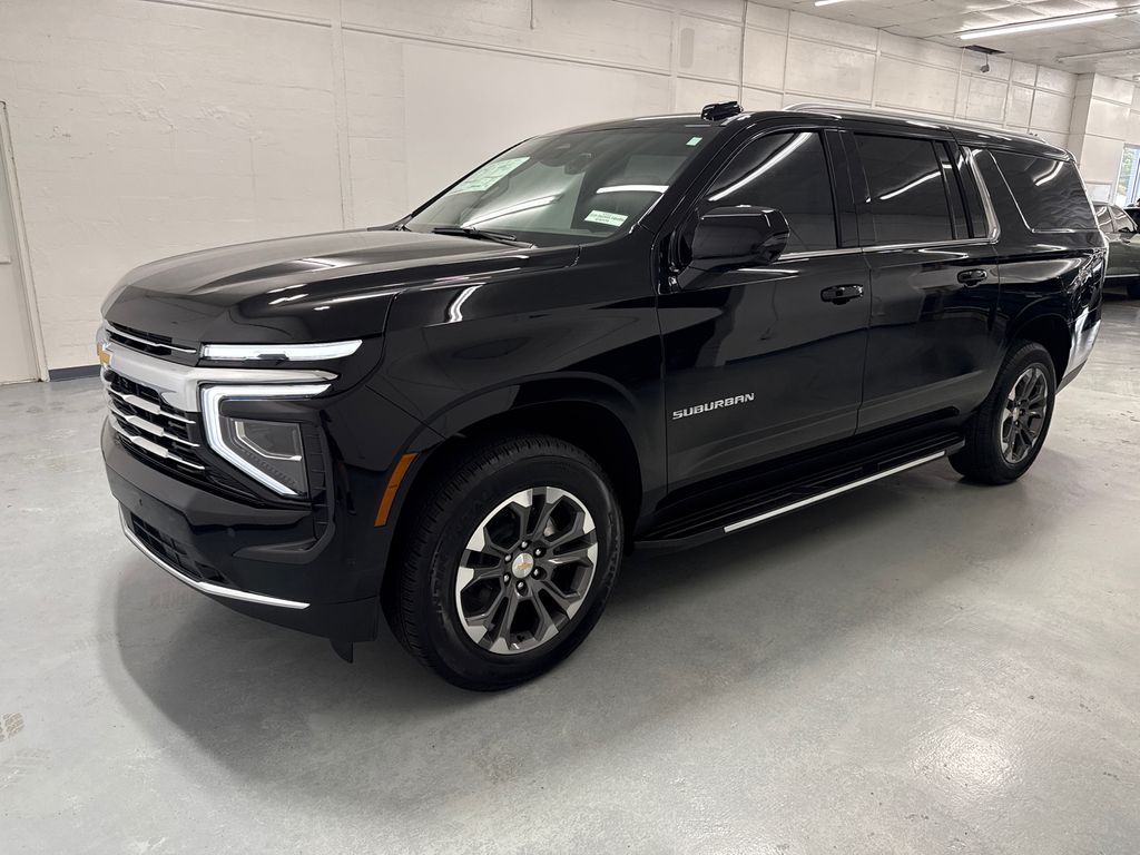 2025 Chevrolet Suburban LT photo 3