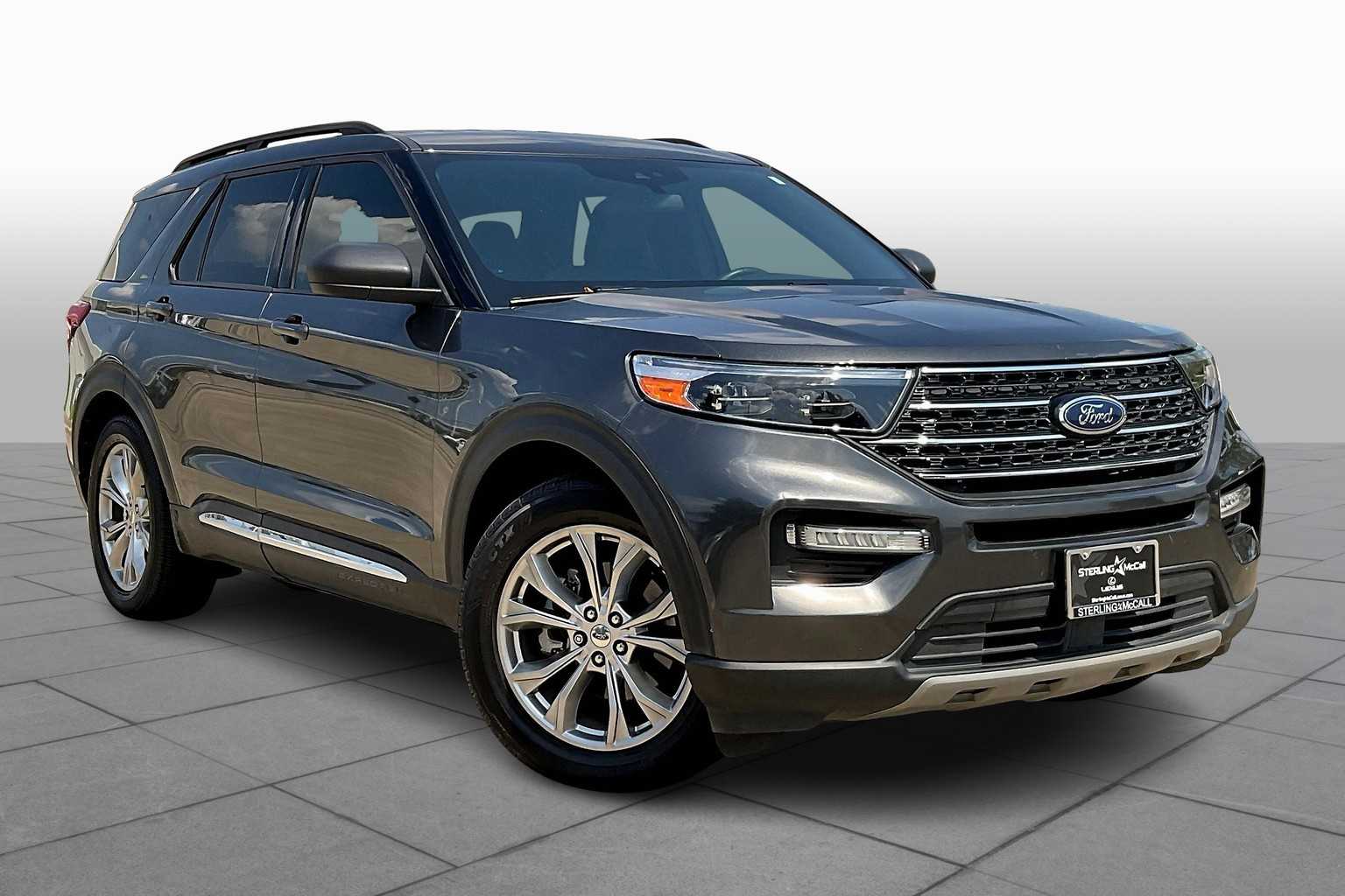 2020 Ford Explorer XLT photo 2