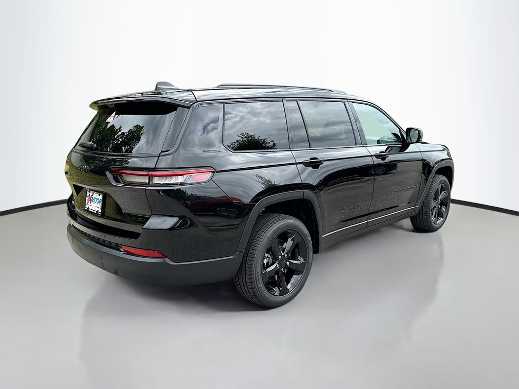 2025 Jeep Grand Cherokee Limited photo 2