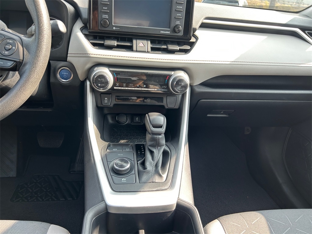 2022 Toyota RAV4 Hybrid XLE photo 14
