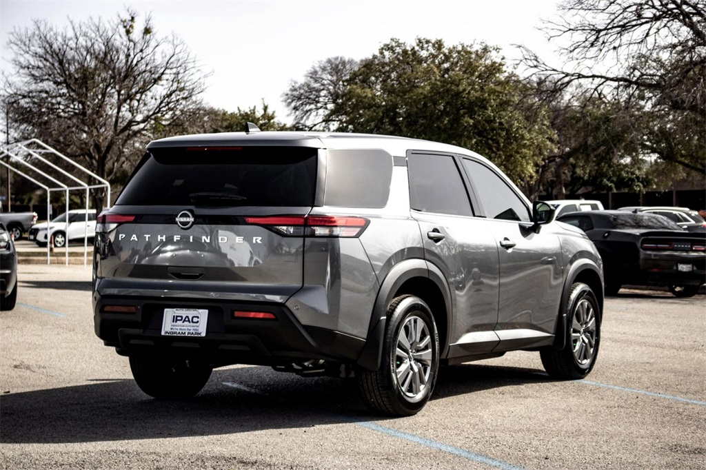 2025 Nissan Pathfinder S photo 4