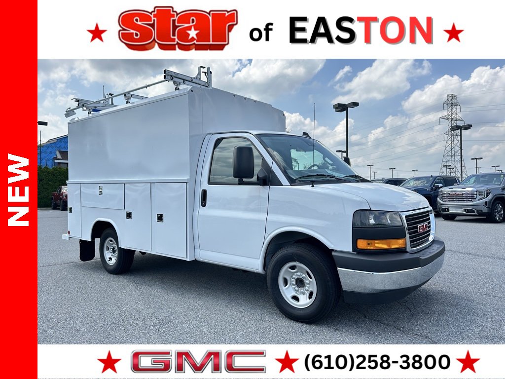 2025 GMC Savana Cutaway Work Van's photo