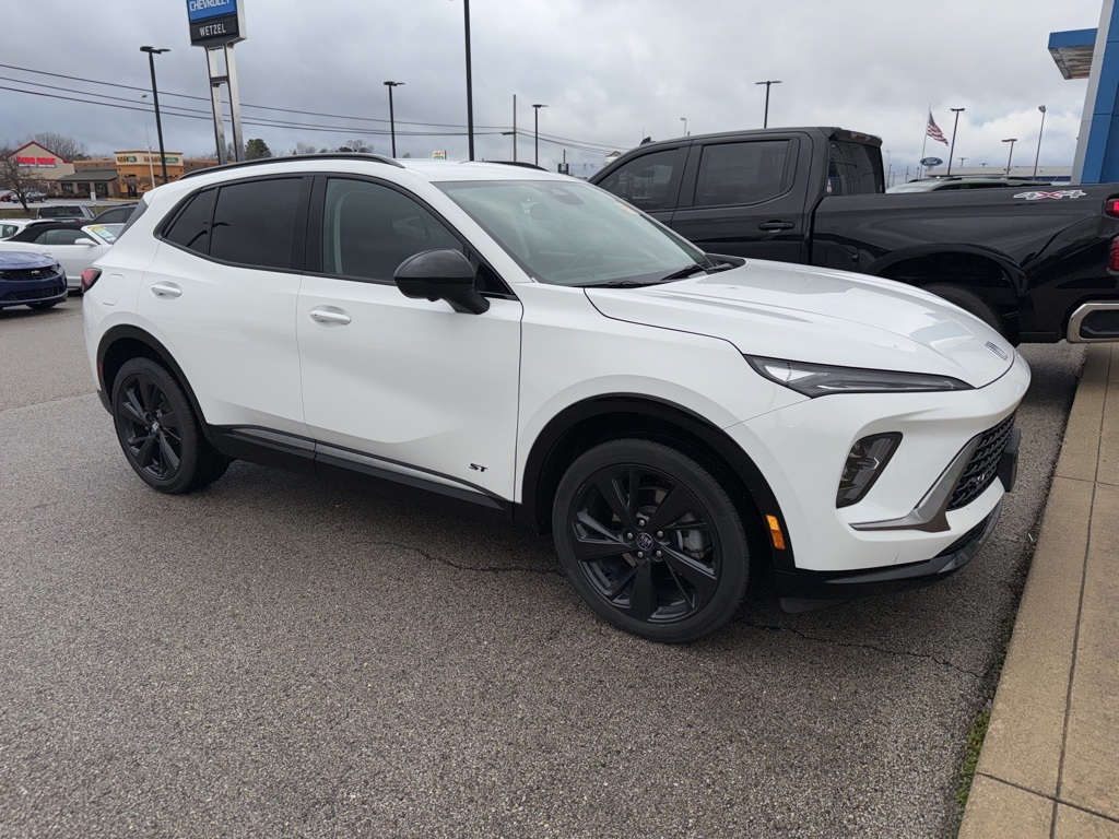 2025 Buick Envision Sport Touring photo 2
