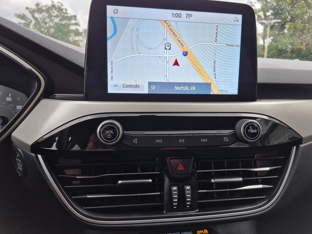 2020 Ford Escape SEL photo 16