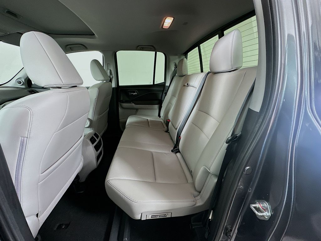 2019 Honda Ridgeline RTL photo 19