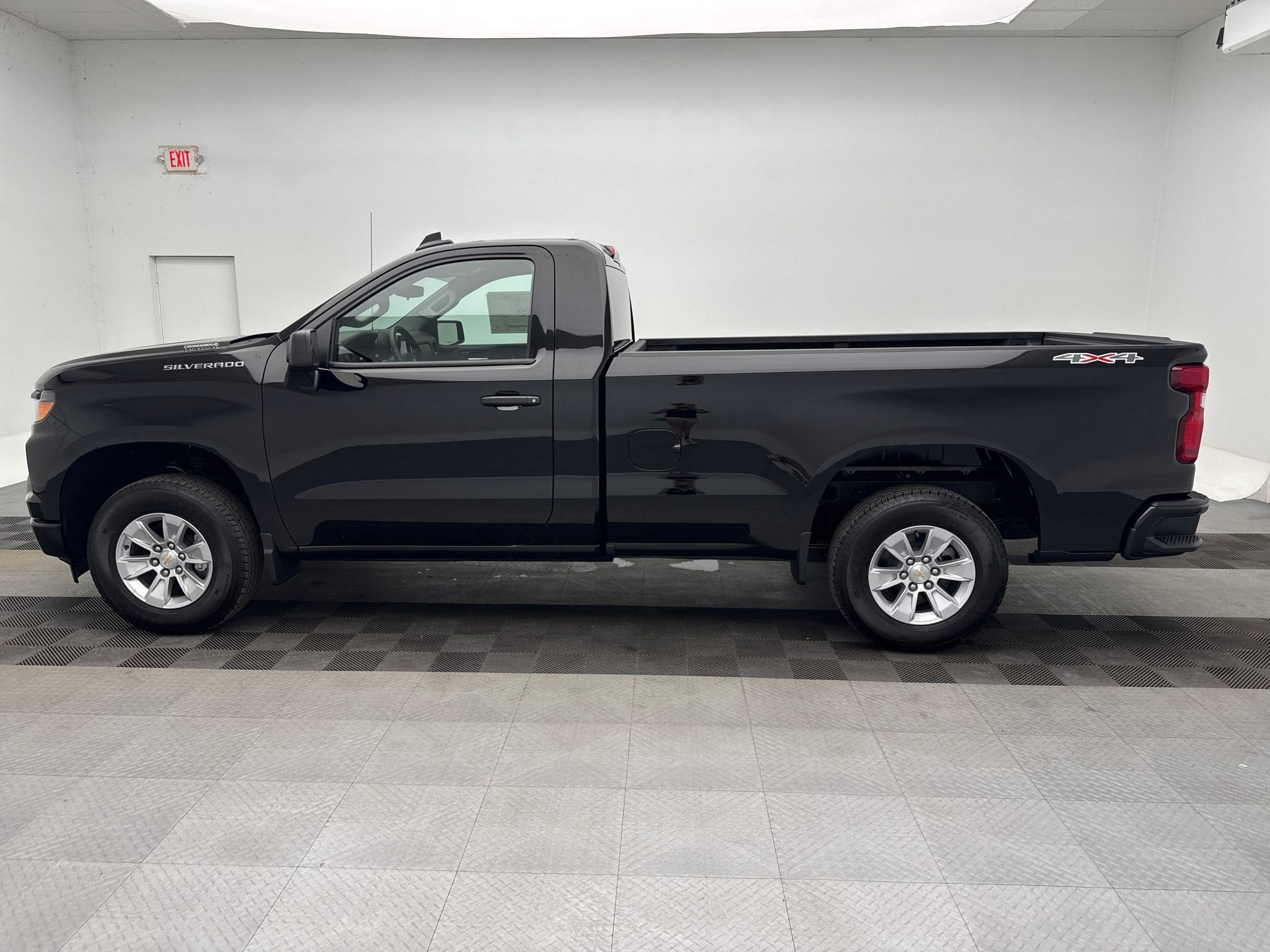 2026 Chevrolet Silverado 1500 photo 2