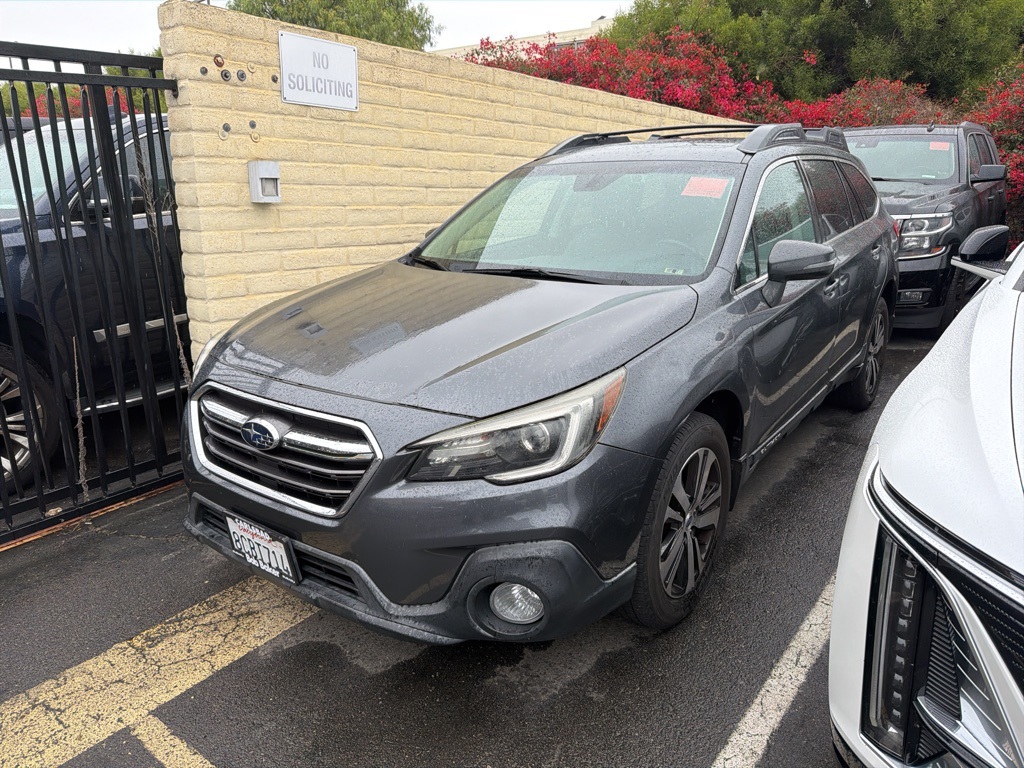 2018 Subaru Outback Limited's photo