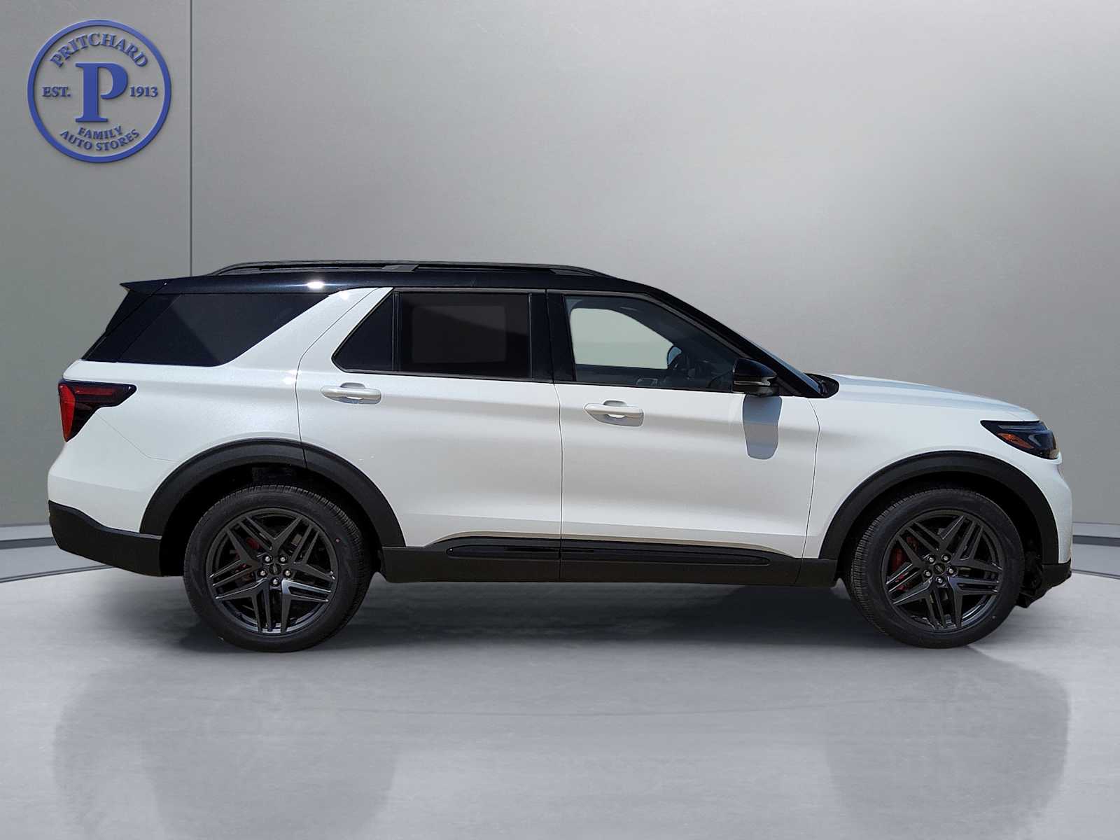 2025 Ford Explorer ST photo 3