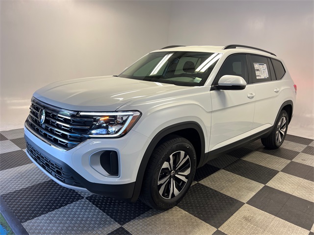 2026 Volkswagen Atlas SE photo 3