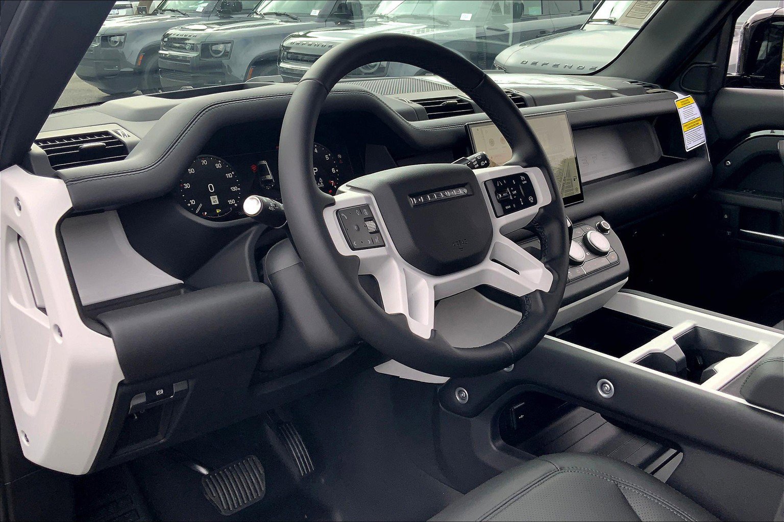 2025 Land Rover Defender 130 X-Dynamic SE photo 6