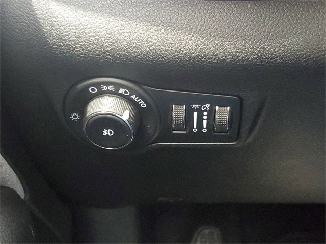 2022 Jeep Compass Latitude Lux photo 13