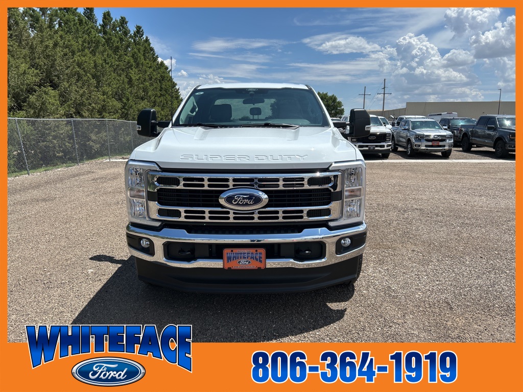2025 Ford F-350 XLT photo 9