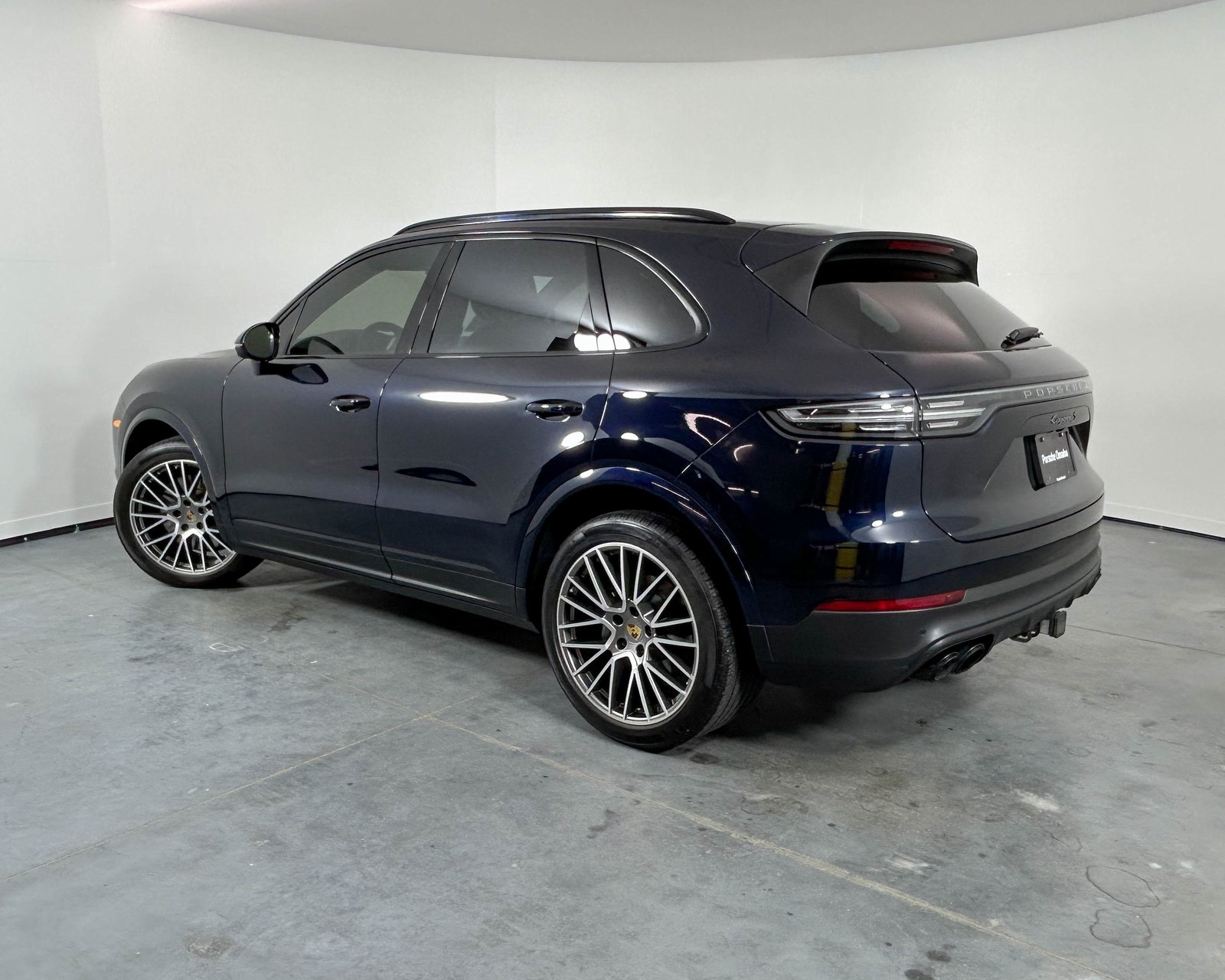 2023 Porsche Cayenne S Platinum Edition photo 3